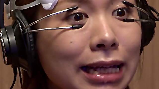 Uncensored girl reaches new heights of insanity