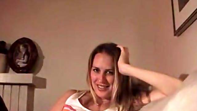 Gorgeous babe wants to show off her oral abilities