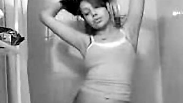 Shower Scene With A Gorgeous Teen Latina In Amateur Video
