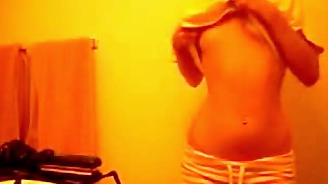 Naughty Teen Masturbates With A Massage Machine In Homemade Video