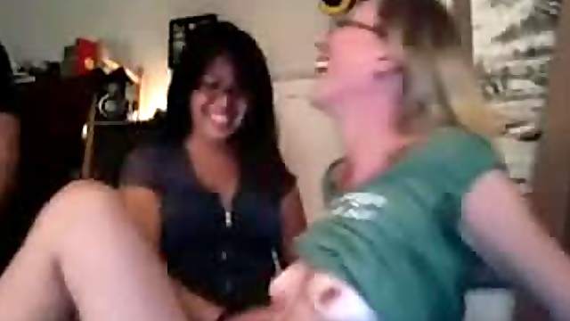 Amazing Bi Babes Suck a Lucky Dick