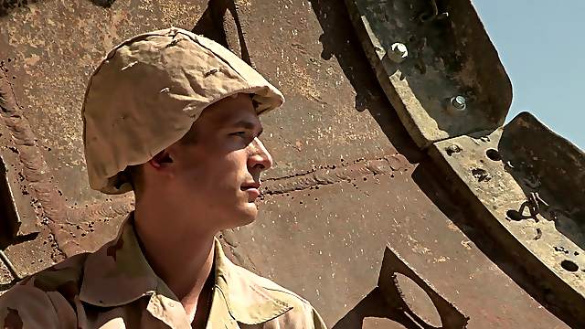 Army dudes blow each other and fuck out in the field