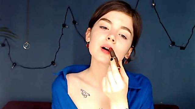 Horny Brunette Girl Bares Slender Curves Live