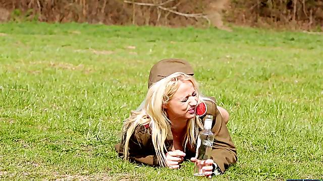 Horny teen lesbian soldiers Chrissy Fox and Bambi Bell pussy licking