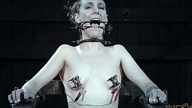 BDSM fetish session for caged slave babe Sierra Cirque