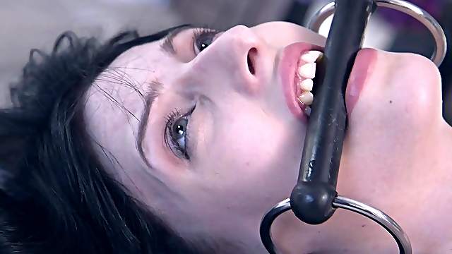 Xander Corvus adores to try new ways of reaching memorable orgasm