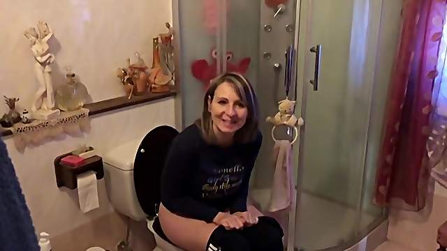 the kitchen floor is the best place for a blowjob and good sex experience