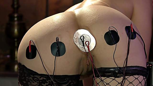 Kinky chick Ingrid Mouth likes to be punished with different toys