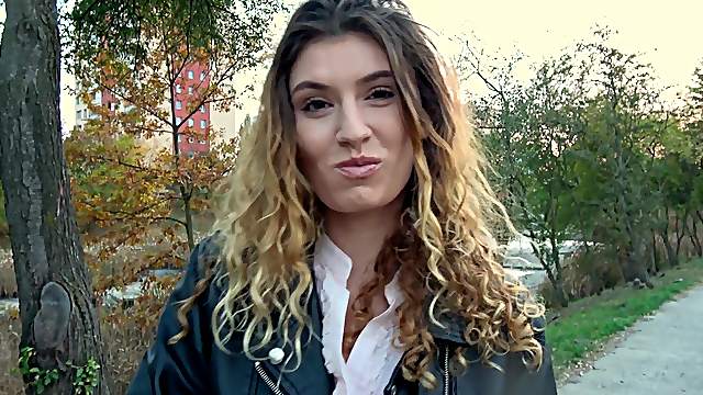 Before she gets fucked by a stranger Candice Demellza sucked his dick