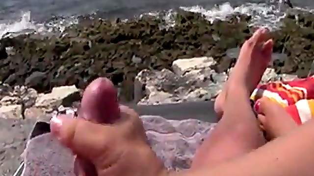 Am amateur handjob Strand german einen abgewichst