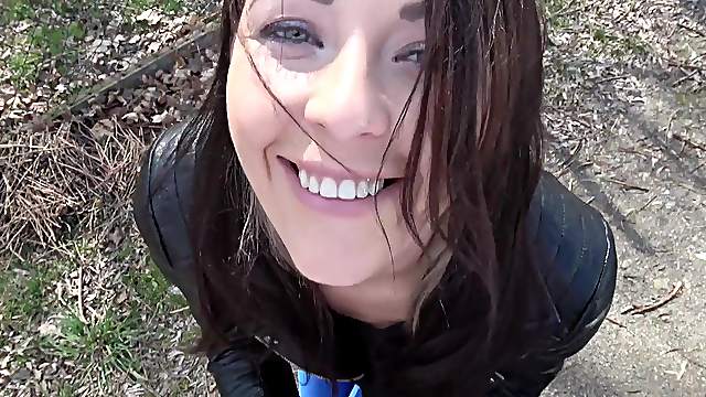 After a blowjob Carolina Star sits on a stranger's hard penis