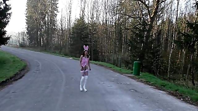 Frohe Ostern 2017 Petra Hure auf der Suche nach einem Kunden