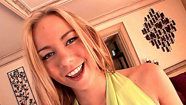 Melanie Jayne loves to ride a dick to make her ass tattoo bounce