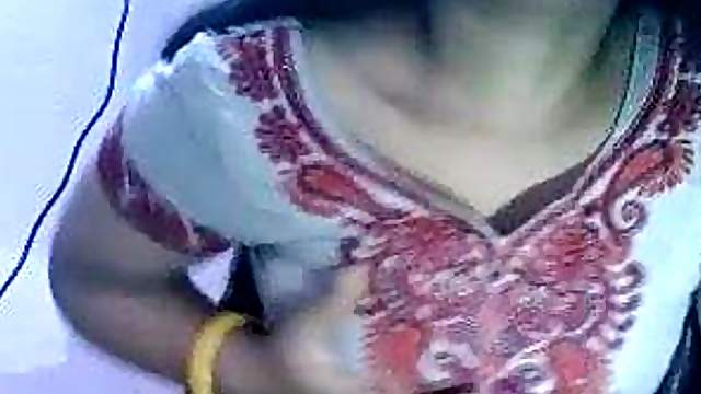 Chubby Pakistani woman on web