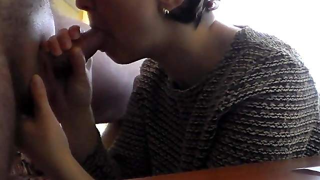 She sucked until he cums in her mouth