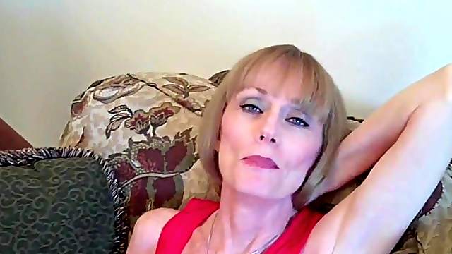 Amateur granny takes a messy creampie in her ancient pussy hole.