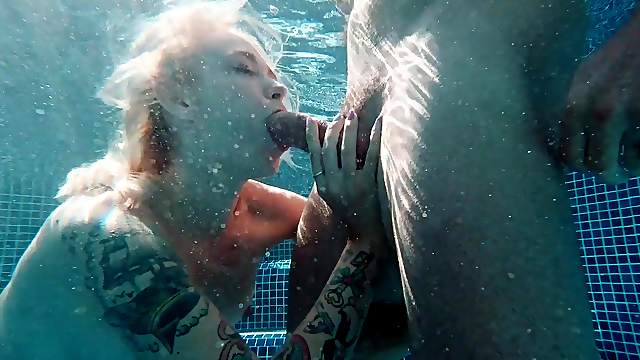 Horny guy licks wet pussy of Arteya and fucks her in the pool
