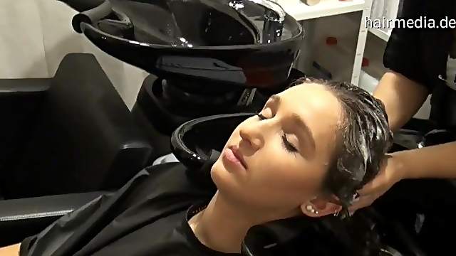 Pleasure at the hairdresser