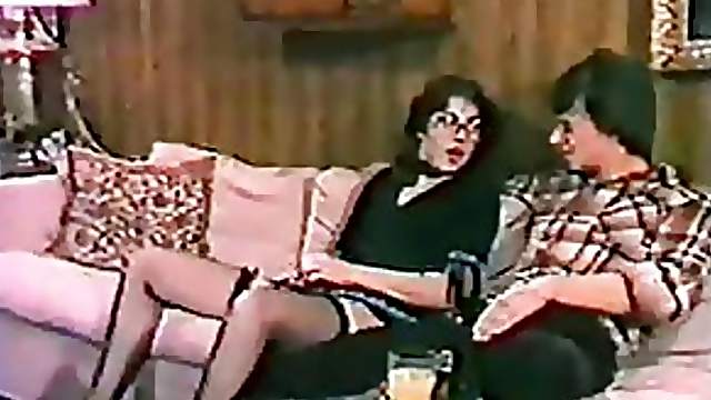 Horny Lesbians Get a Double Penetration and a Creampie in a Hot Vintage Fuck