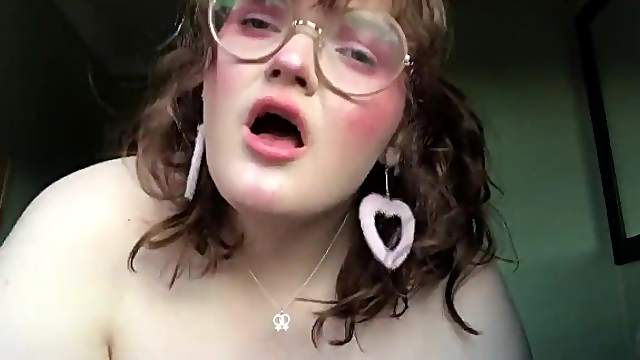 British BBW in glasses masturbates on webcam