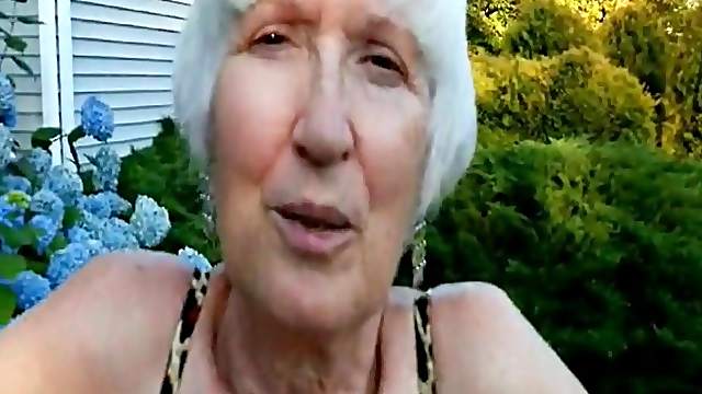 Dirty talking granny blowjob
