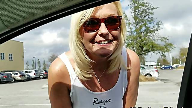 Sexy blonde mature Paris Rose