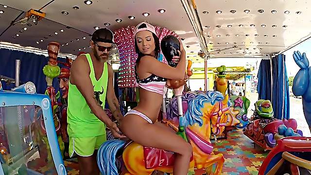 Big butt pornstar Franceska Jaimes craves for deep anal sex