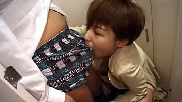 Lovely chick Eiko Mochizuki makes a guy cum over her boobies