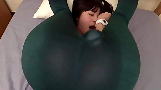 Only one thing pleases this hottie and that is sucking on a cock