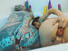 Anuskatzz and Stacy Bloom enjoy some anal fisting