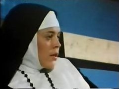 Став монахиней, неугомонная Патриция так и не стала ебаться реже чем привыкла