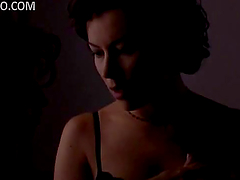 Stunning Babes Gina Gershon and Jennifer Tilly's Hot Lesbian Sex Scene