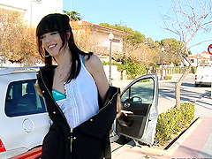 Passionate Carol Vega gives an amazing blowjob in a car