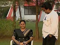 Экзотическое порно с индийской тёлкой, бесстыдно ебущейся перед камерой