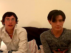 Two gay dudes shagging on the bed