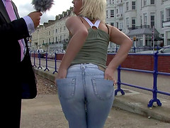 High-heeled blonde with a nice ass getting her pussy licked and fingered