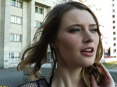 Cojiendo en la playa con una rubia sexy y una verga dura