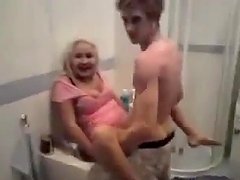 Partyslut Lets Her Friends Watch