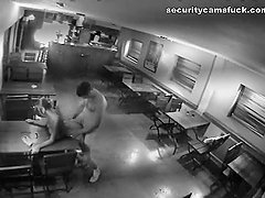 A Closed Bar is the Perfect Scenario for a Hardcore Session