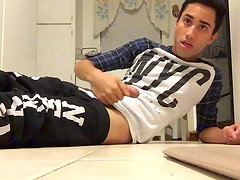 Amateur Twink Lucas Kitchen Jacking