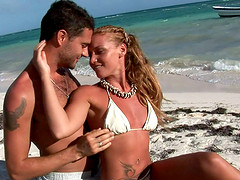 Kathia Nobili joins her hot friend for an amazing threesome game