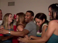 Ashlynn Lee loves to party with frat dudes.