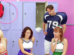 Jaelyn Fox has a bunch of cheerleading girlfriends that are all done