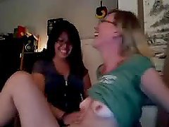 Amazing Bi Babes Suck a Lucky Dick