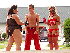 Outside threesome with handsome stranger was Viktorie's idea