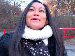 One hard and fat stranger's cock can satisfy horny girl Suzie Q