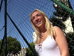 For Amber Deen the best way to finish her sex tour is a blowjob