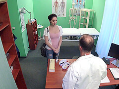 Dirty doctor bangs his hot patient Aruna during her weekly exam
