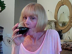 Psychic amateur granny Wicked Sexy Melanie loves the sex life here.