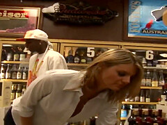 Bored Housewife Goes Full On BBC To Feel Arousement